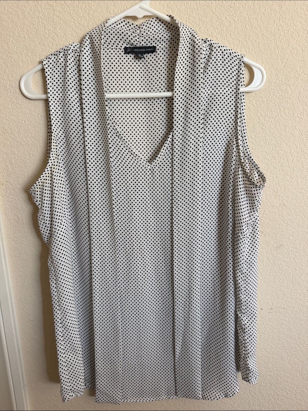Adrianna Papell White and Black Polka Dot Sleeveless V-Neck Camisole